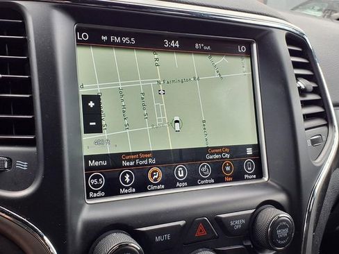 Used 2018 Jeep Grand Cherokee Altitude AWD/4WD image 4