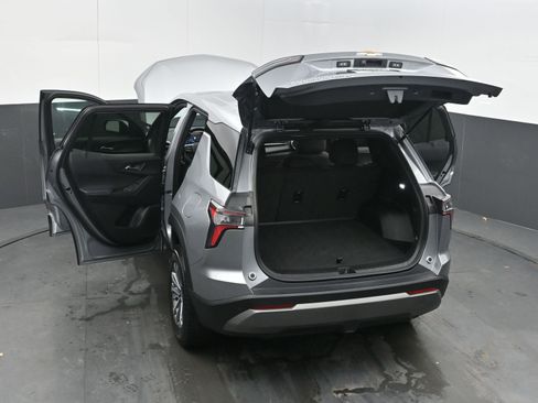 Used 2025 Chevrolet Equinox LT image 43