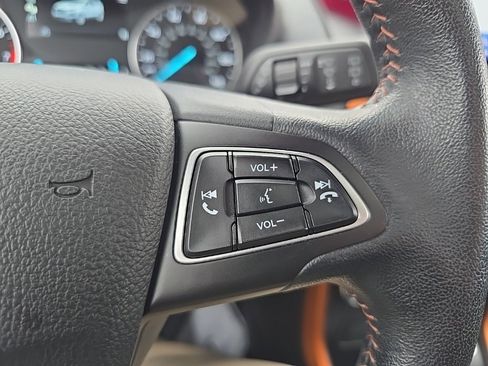 Used 2021 Ford EcoSport SE w/ SE Appearance Package image 19
