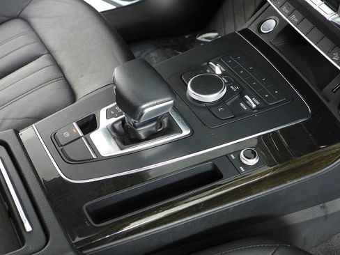 Used 2019 Audi Q5 2.0T Premium w/ Convenience Package image 15