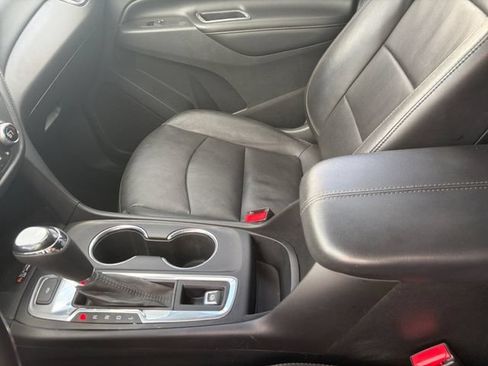 Used 2020 Chevrolet Equinox Premier FWD image 25