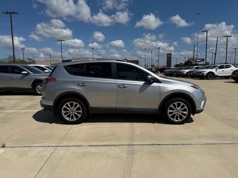 Used 2018 Toyota RAV4 Limited image 4