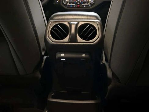 Used 2024 Jeep Wrangler Unlimited image 87