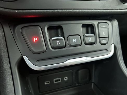 Used 2021 GMC Terrain SLE w/ Elevation Edition image 16