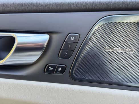 Used 2023 Volvo XC60 T8 Plus w/ Climate Package image 18