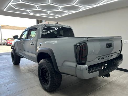 Used 2019 Toyota Tacoma TRD Off-Road AWD/4WD image 2