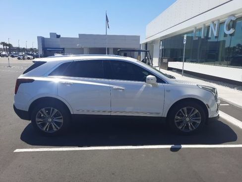 Used 2025 Cadillac XT5 Premium Luxury w/ Technology Package image 2