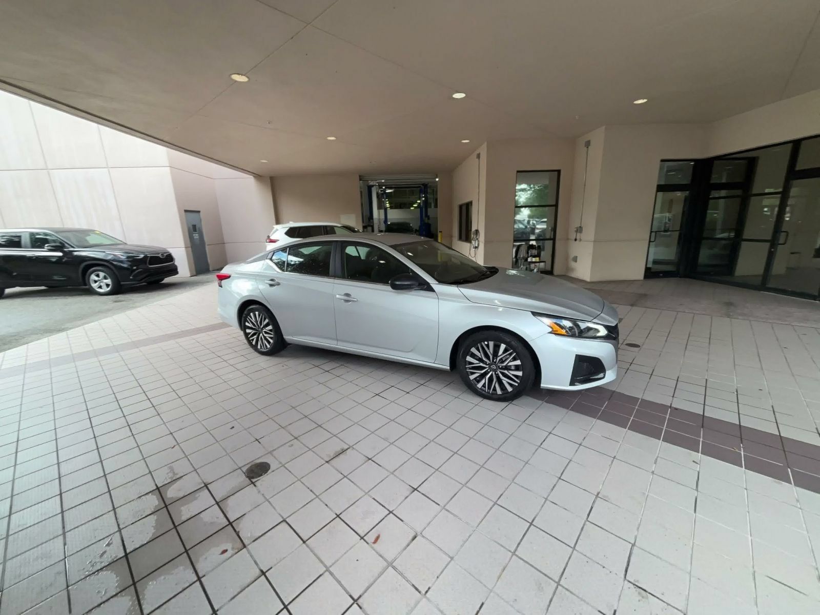 Used 2026 Nissan Altima 2.5 SV FWD image 2