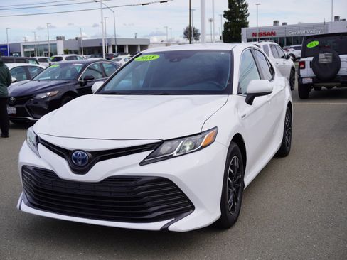 Used 2018 Toyota Camry LE image 7