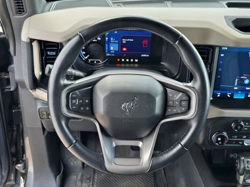 Used 2023 Ford Bronco Wildtrak image 21