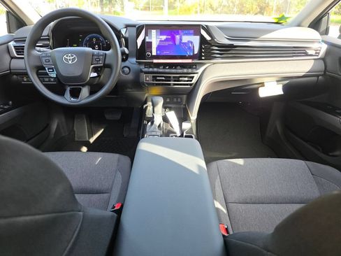 Used 2026 Toyota Camry LE w/ Convenience Package FWD image 5