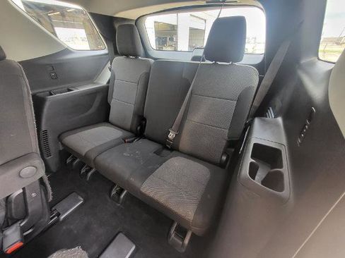 Used 2020 Chevrolet Traverse LT image 27