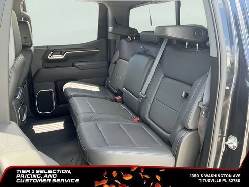 Used 2025 GMC Sierra 1500 SLT w/ SLT Premium Plus Package AWD/4WD image 19