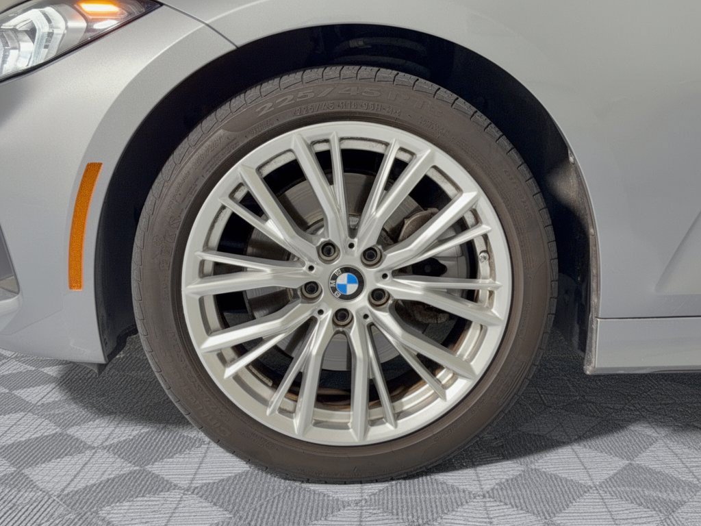 Used 2023 BMW 330i Sedan w/ Premium Package RWD image 13