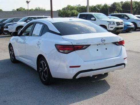 Used 2024 Nissan Sentra SV FWD image 5