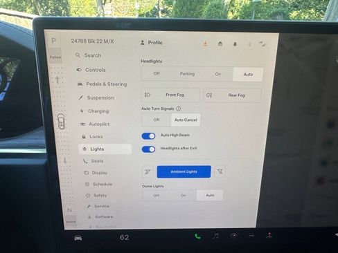 Used 2022 Tesla Model X image 40