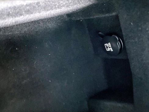 Used 2015 Jeep Grand Cherokee Limited w/ Luxury Group II image 32