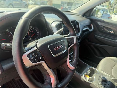 Used 2024 GMC Terrain SLT AWD/4WD image 33