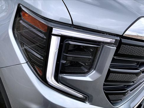 Used 2025 GMC Sierra 1500 Pro w/ Pro Value Package image 27