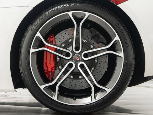 Used 2014 McLaren MP4-12C Spider RWD image 11