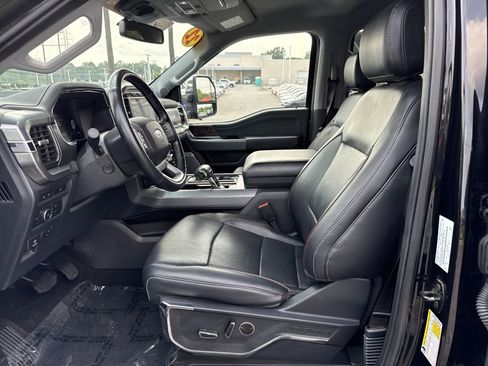 Used 2022 Ford F150 Lariat w/ Equipment Group 502A High AWD/4WD image 16