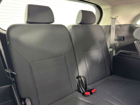 Used 2019 Kia Sorento LX w/ LX Convenience Package image 37