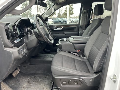 Used 2022 Chevrolet Silverado 1500 LT w/ Safety Package image 16