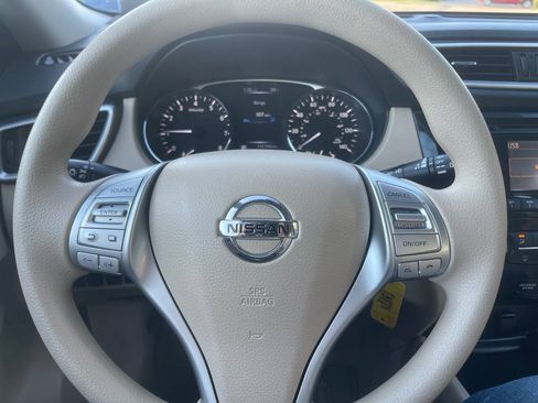 Used 2014 Nissan Rogue S FWD image 16