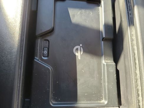 Used 2022 Toyota Highlander XLE image 28