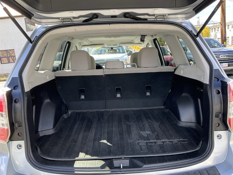 Used 2015 Subaru Forester 2.5i Premium w/ All-Weather Package AWD/4WD image 11