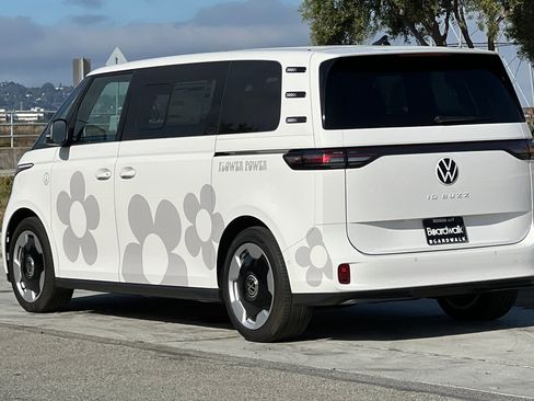 New 2025 Volkswagen ID. Buzz Pro S image 6