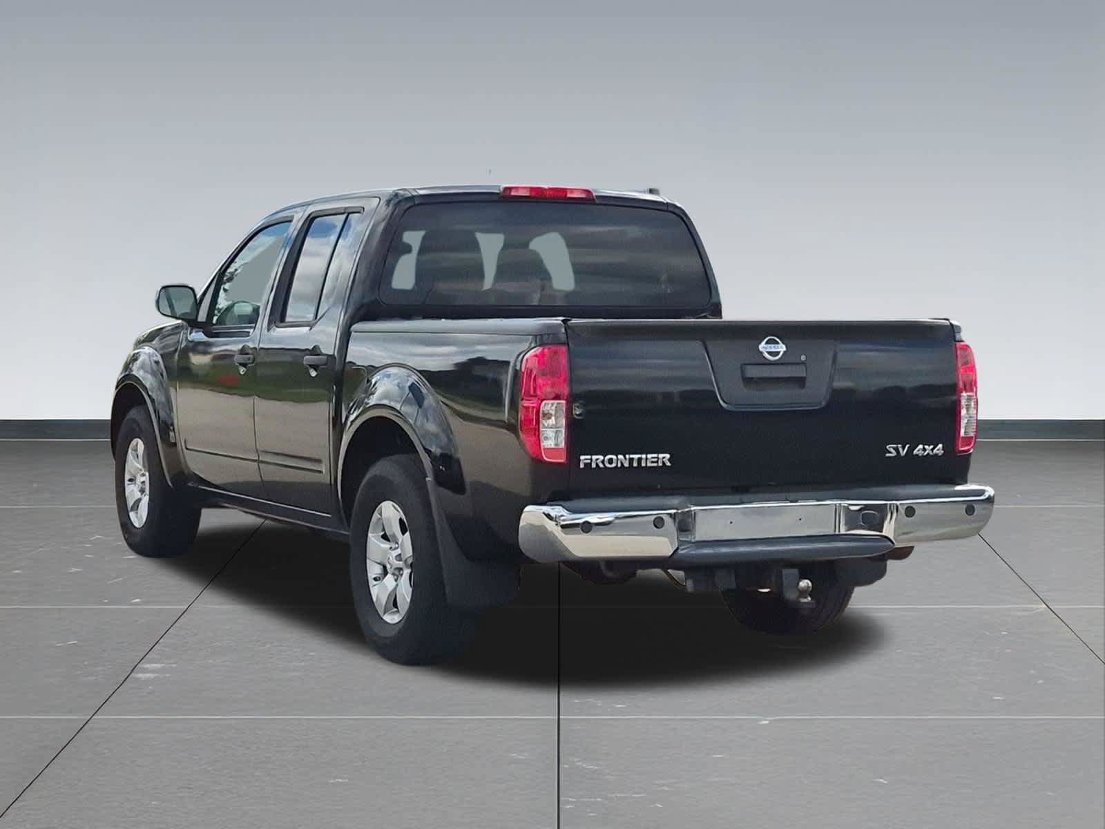 Used 2013 Nissan Frontier SV w/ SV Value Truck Pkg AWD/4WD image 4