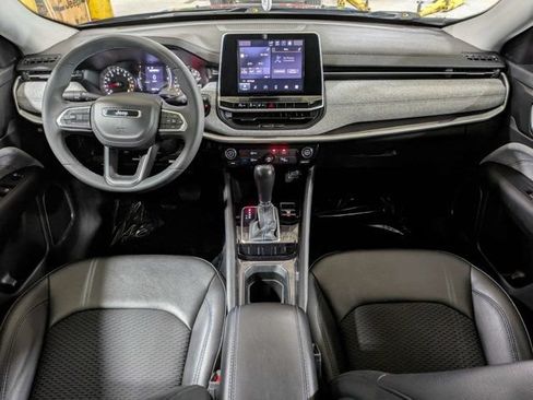 Used 2022 Jeep Compass Latitude FWD image 15