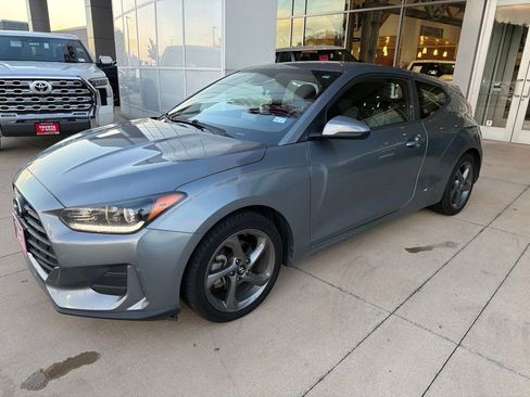 Used 2019 Hyundai Veloster 2.0 FWD image 1
