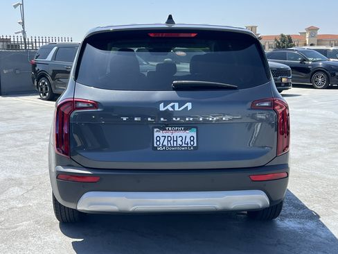 Used 2022 Kia Telluride LX FWD image 6