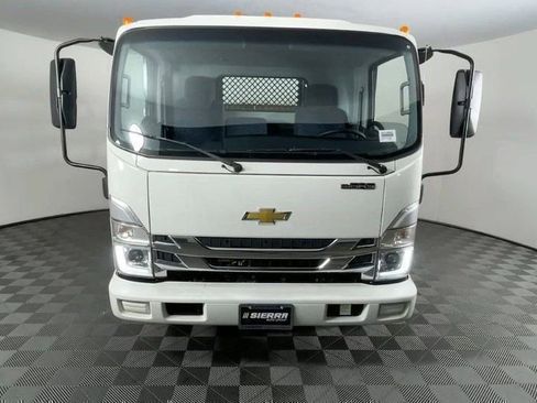 New 2025 Chevrolet Low Cab Forward image 9