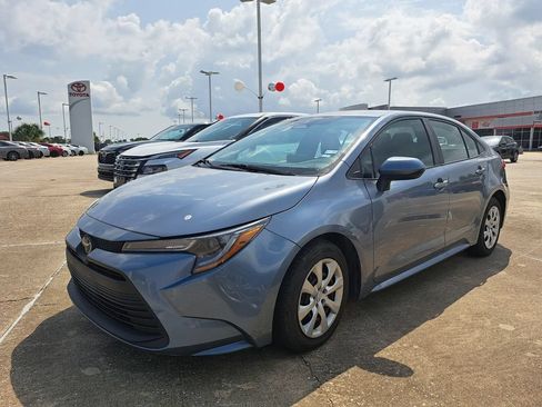 Used 2023 Toyota Corolla LE FWD image 1