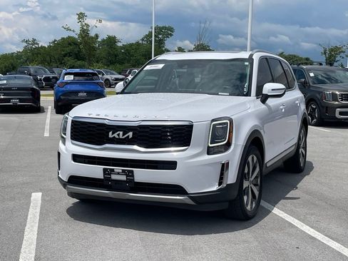 Used 2022 Kia Telluride S AWD/4WD image 3