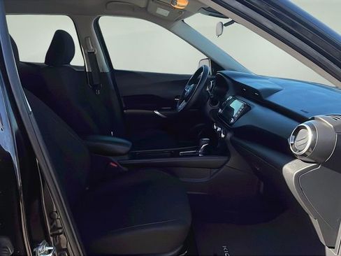 Used 2023 Nissan Kicks SV image 14