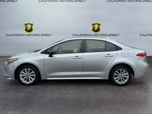 Used 2024 Toyota Corolla LE w/ LE Convenience Package FWD image 2