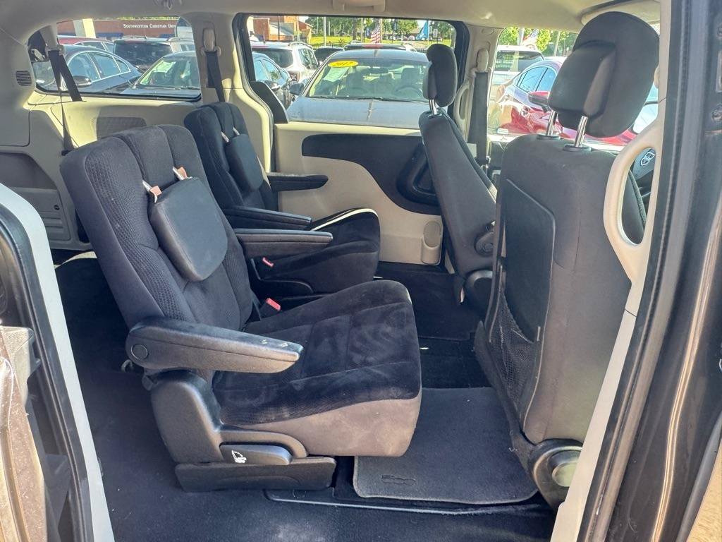 Used 2019 Dodge Grand Caravan SE w/ UConnect Hands-Free Group FWD image 13
