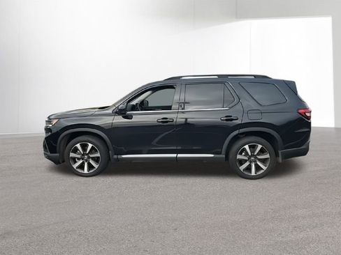 Used 2023 Honda Pilot Touring image 5