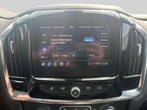 Used 2023 Chevrolet Traverse LT FWD image 27