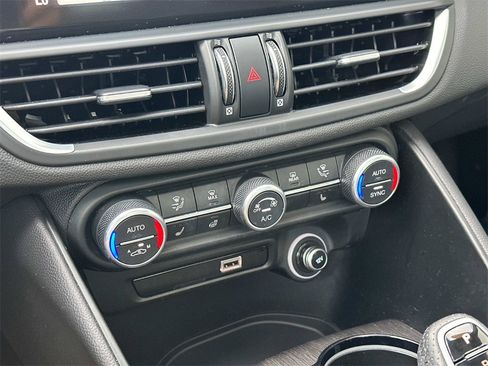 Used 2022 Alfa Romeo Giulia Ti image 22