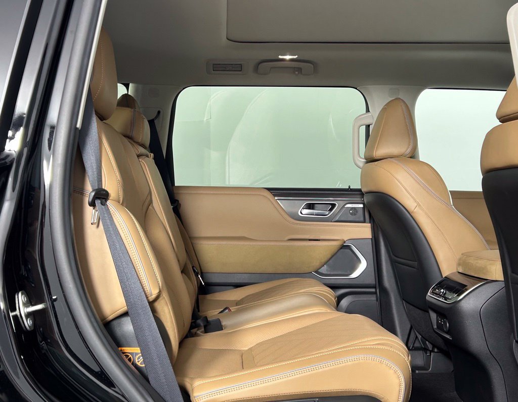 Used 2026 INFINITI QX80 Luxe w/ Cargo Package AWD/4WD image 13