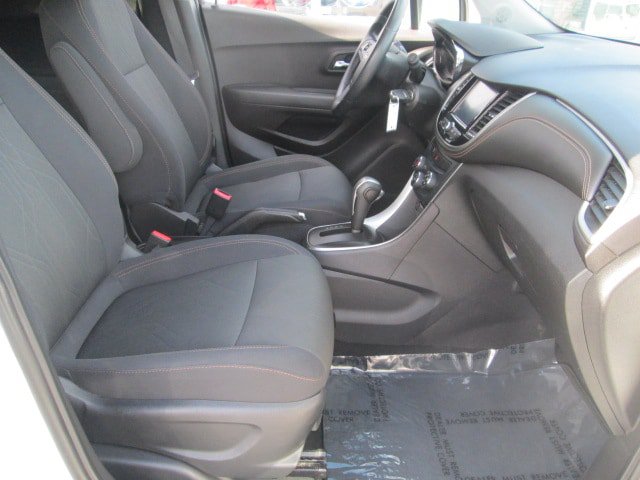 Used 2017 Chevrolet Trax LT AWD/4WD image 14