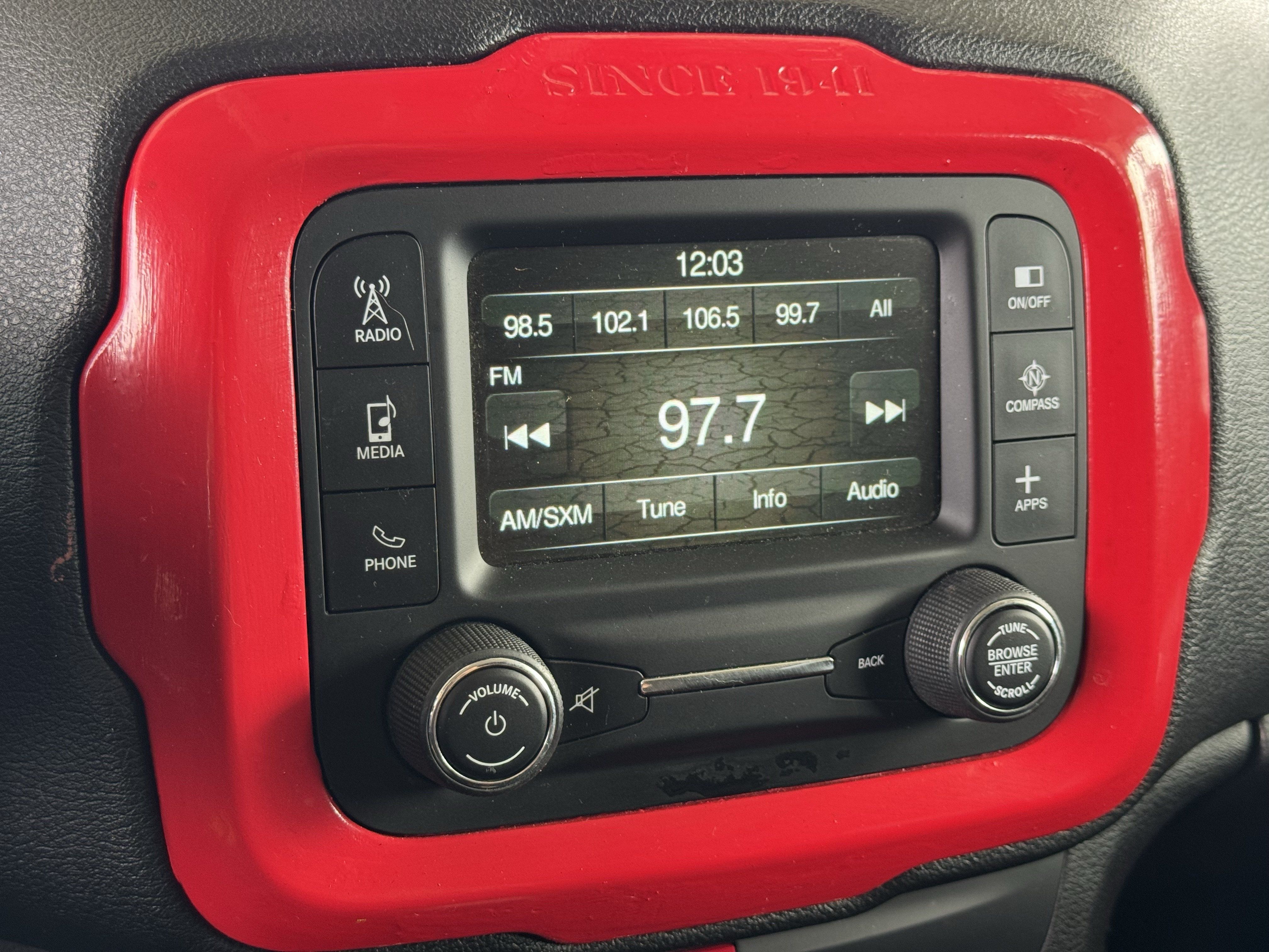 Used 2017 Jeep Renegade Latitude AWD/4WD image 26
