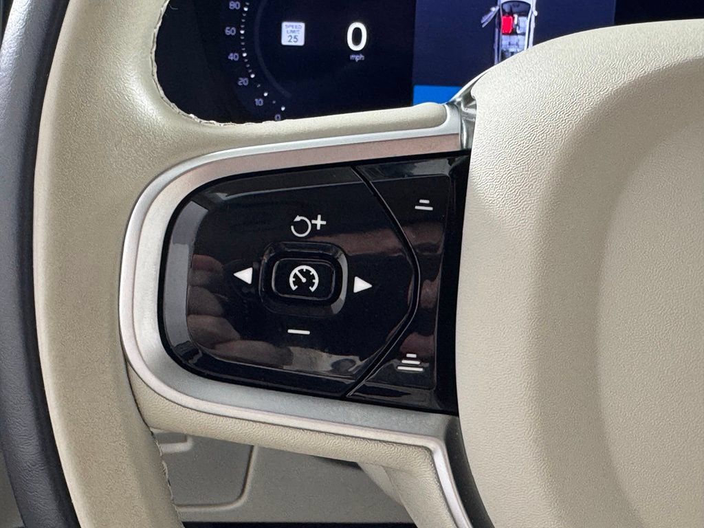 Certified 2026 Volvo XC90 B6 Ultra AWD/4WD image 28