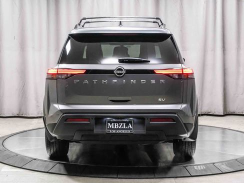 Used 2022 Nissan Pathfinder SV FWD image 3