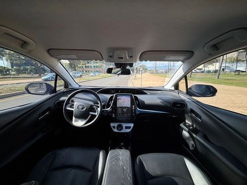 Used 2018 Toyota Prius Prime Plus image 10